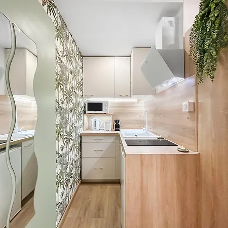 Jardin Prive, Wifi, Proche De La Appartamento Fréjus